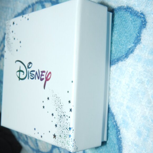 DISNEY MICKEY MINNIE MOUSE NECKLACE AND EARRINGS SET🆕📦⌚🏃💨⚡🚚 - Picture 8 of 12